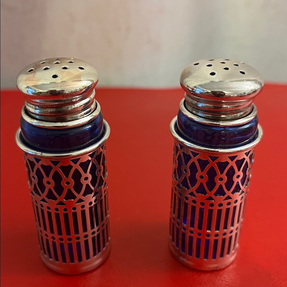Raimond  Japan  ROYAL SAPPHIRE Blue Salt & Pepper Shakers Set Metal Wrap design